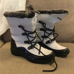 Women’s Winter Boots Like new! 7.5